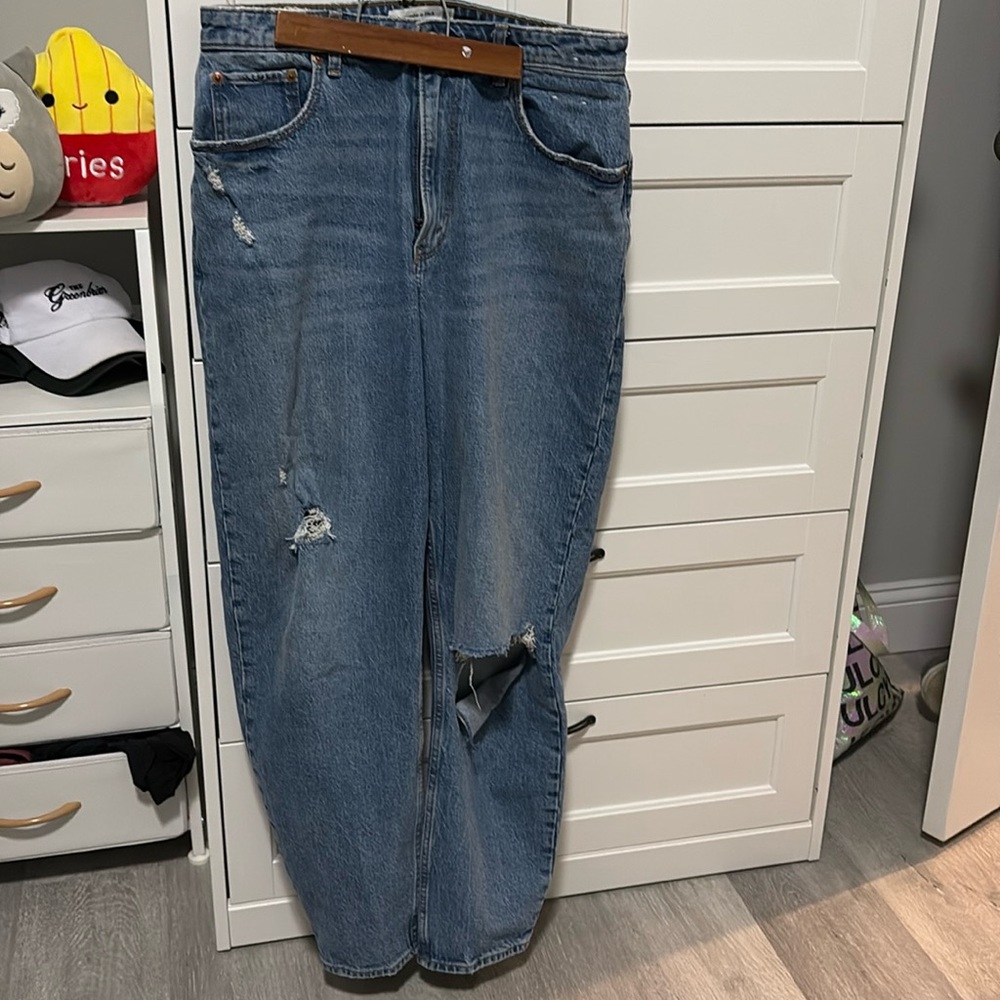 Abercrombie’s 80s Mom Curve Love Jeans